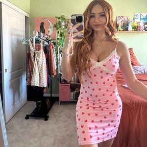 Strawberry print lace slip mini dress🍓